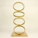 Escultura de Metal Dorado