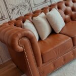 sofá chesterfield